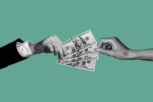 Rémunération indirecte du dirigeant via sa holding : possible ?